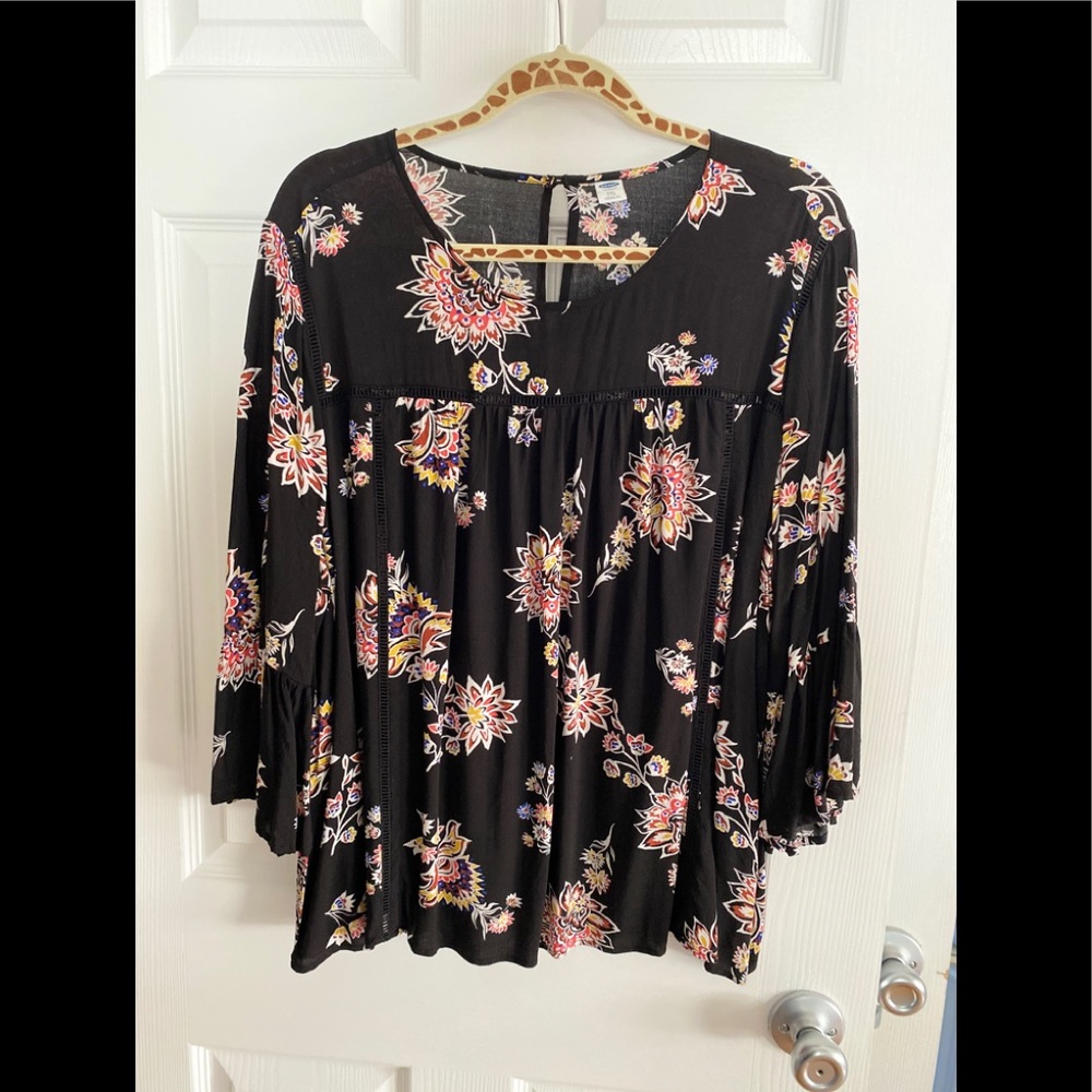Old Navy flutter sleeve floral top